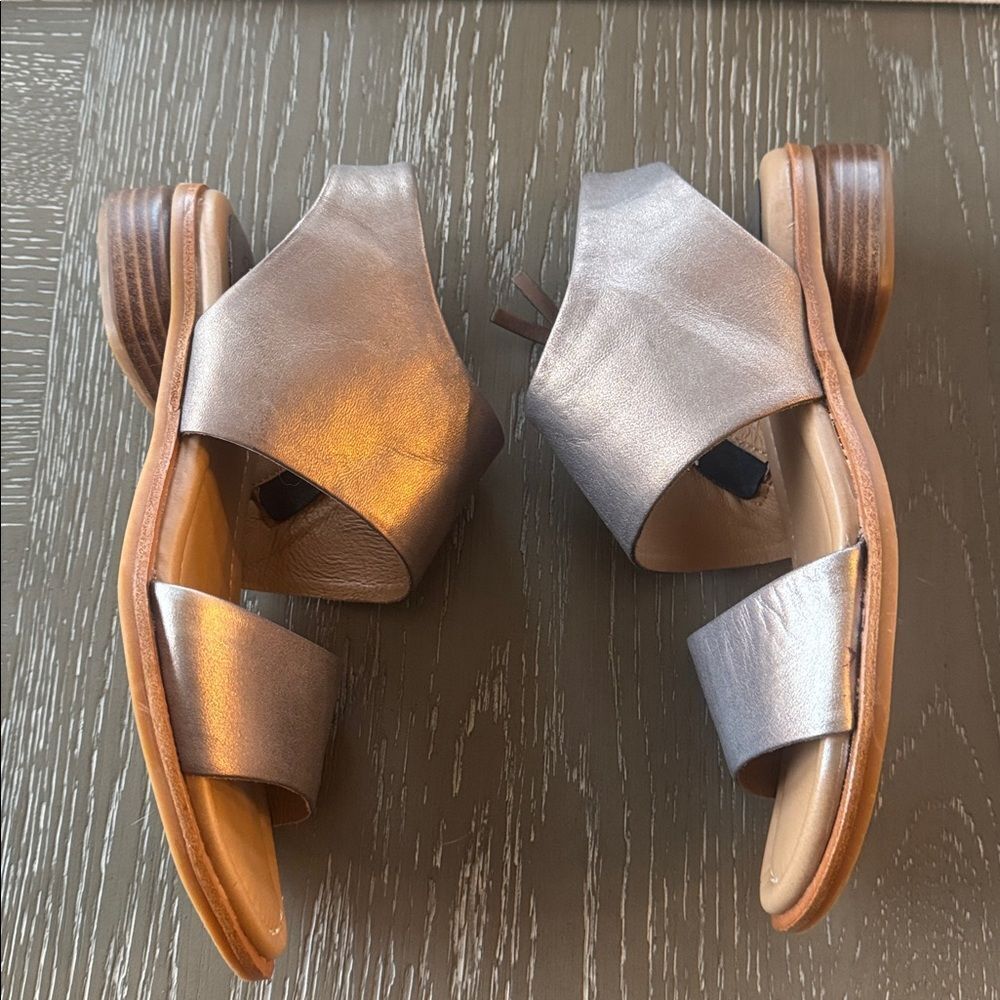 Sofft Gray Pewter Leather Women's Sandals Open Toe Zip Closure Comfy Shoes 7.5 - Picture 4 of 12